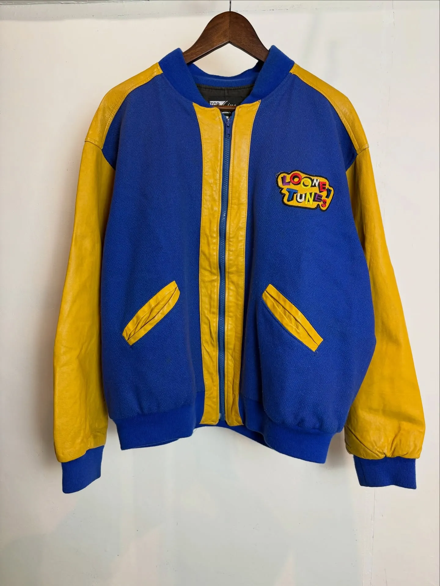 【商品紹介】LOONEY TUNES Bugs Bunny ...