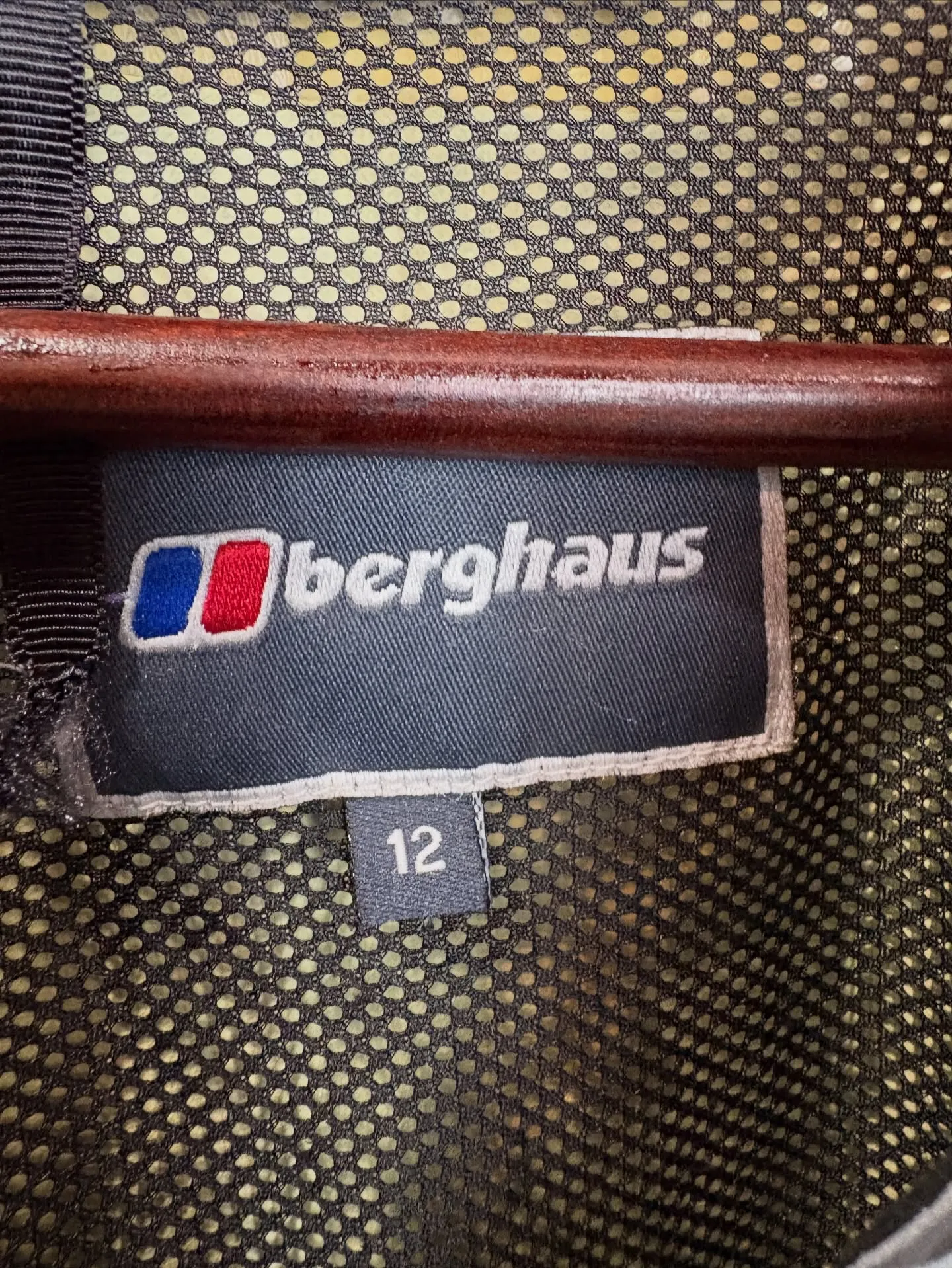 【商品紹介】Berghaus GORE-TEX XCR シェ...