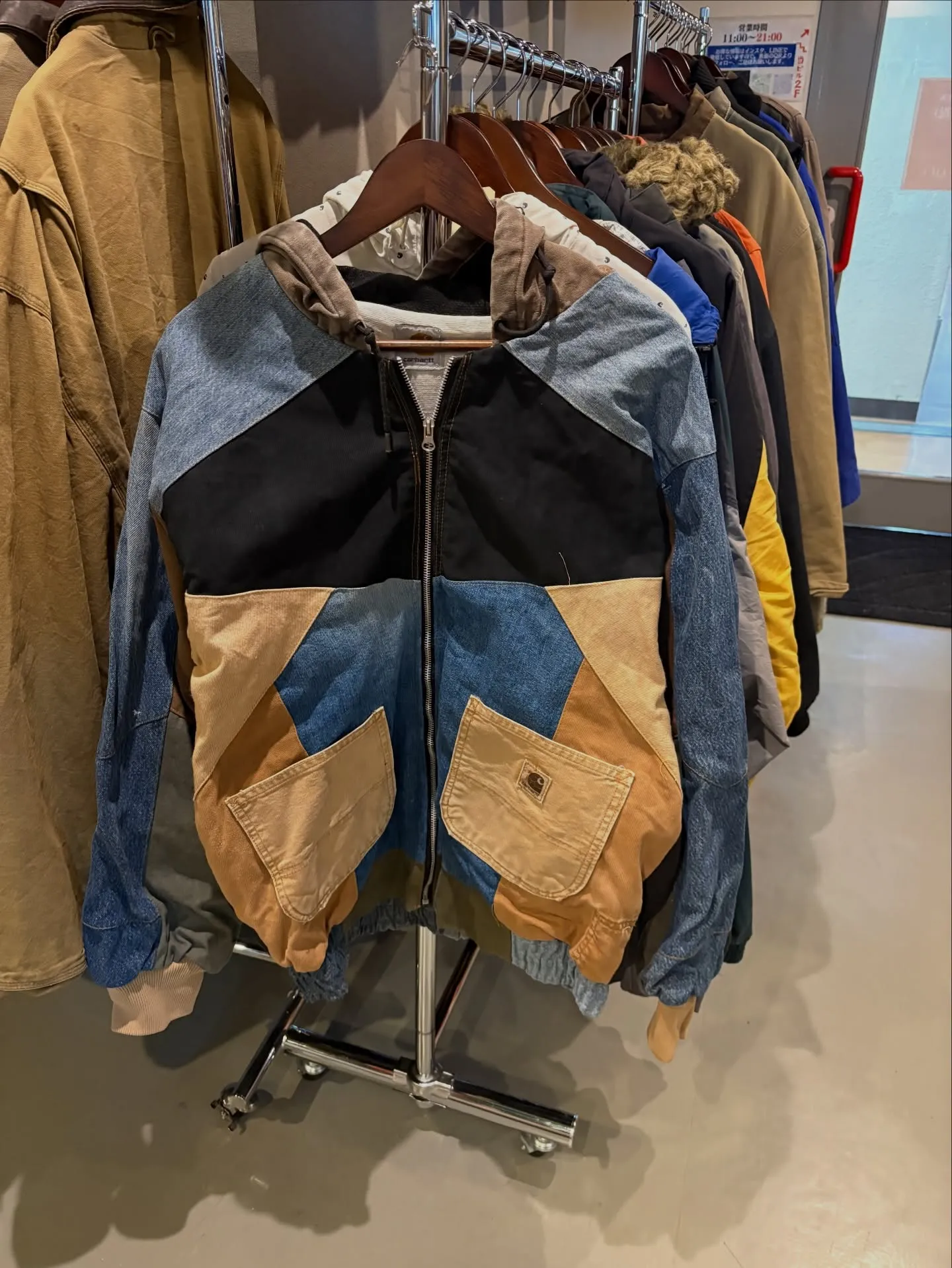 【商品紹介】1/10（土）12時販売開始carharttジャ...