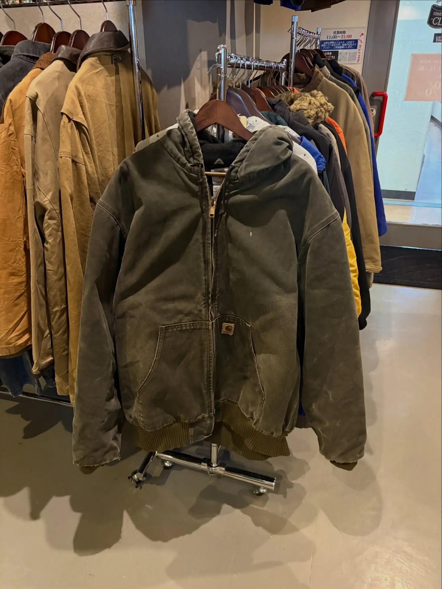 【商品紹介】1/10（土）12時販売開始carharttジャ...