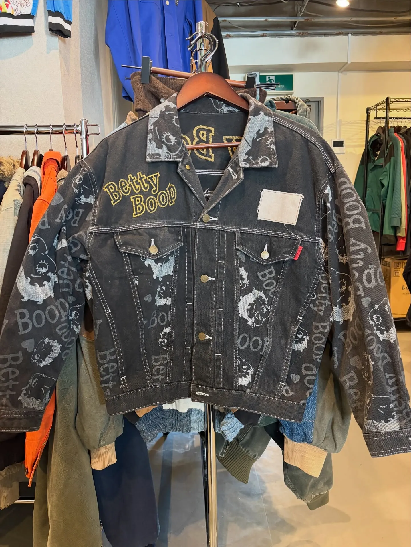 【商品紹介】Betty Boop Embroidered D...